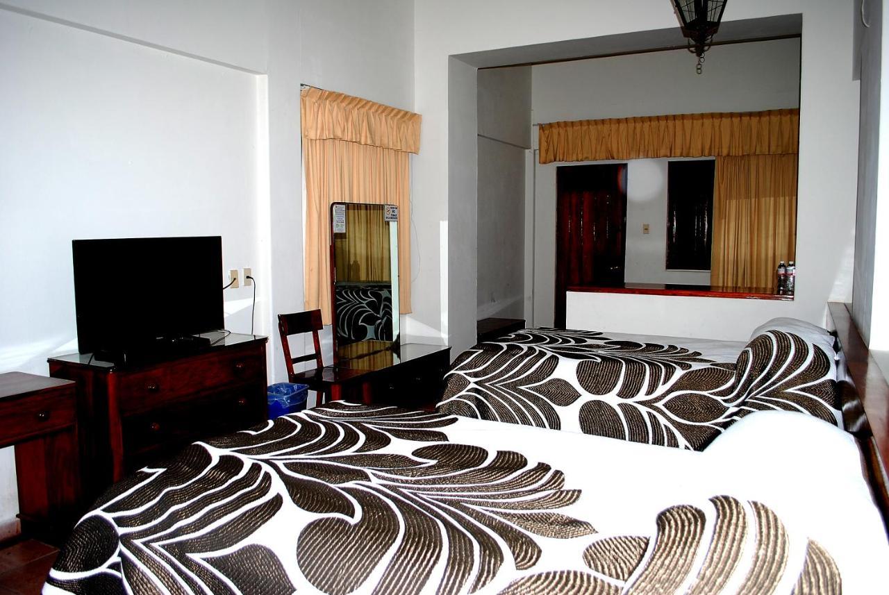 Hotel Posada Del Sol Apatzingán de la Constitución 外观 照片